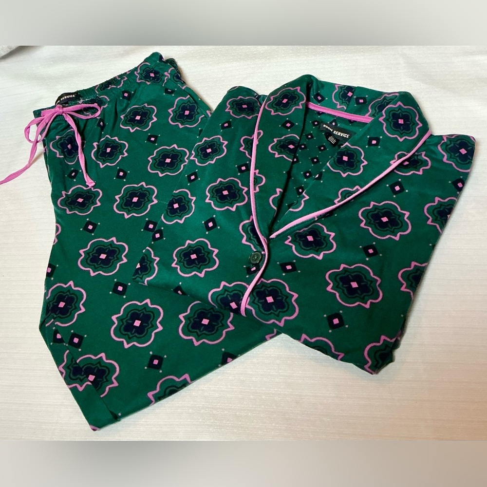RoomService Green Cozy Pajama Set – Long Sleeve Button Top & Pants – Sm - NWOT - Picture 4 of 7
